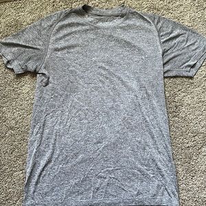 Lululemon men’s short sleeved shirt medium